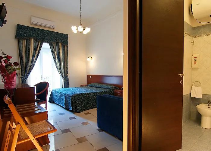 Sweet בית הארחה 3*